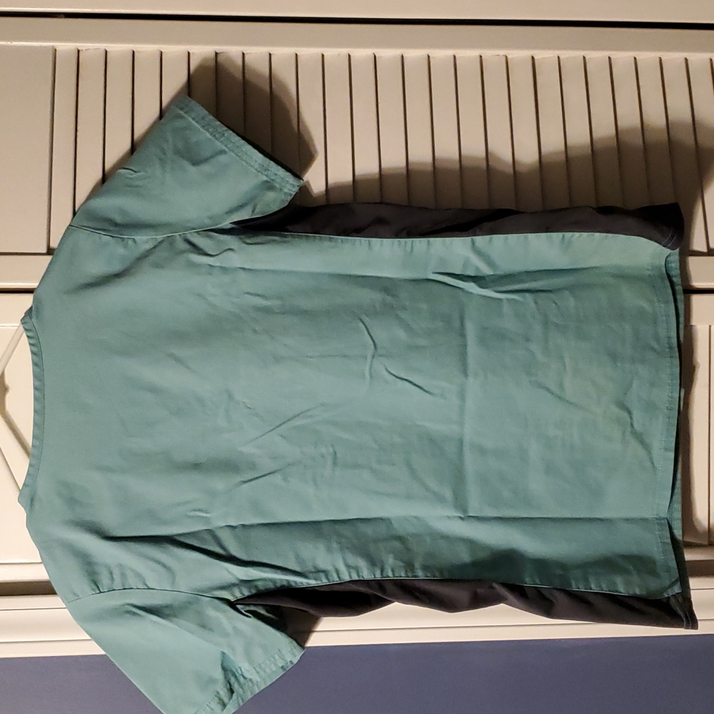 Scrub top - Picture 2 of 4